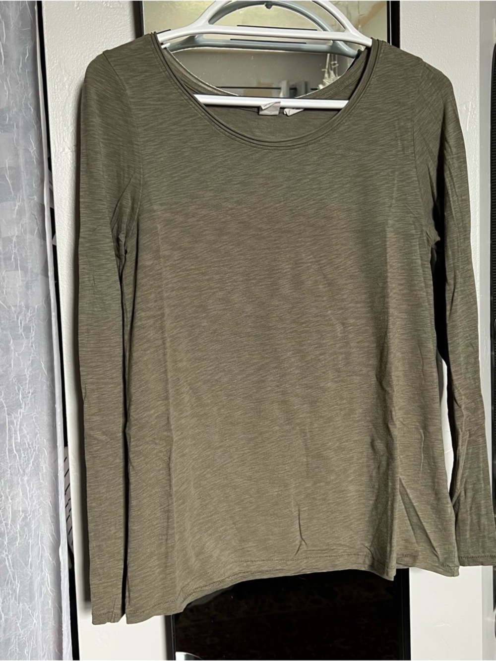 Artisan Ny Olive Scoop Neck Long Sleeve Top